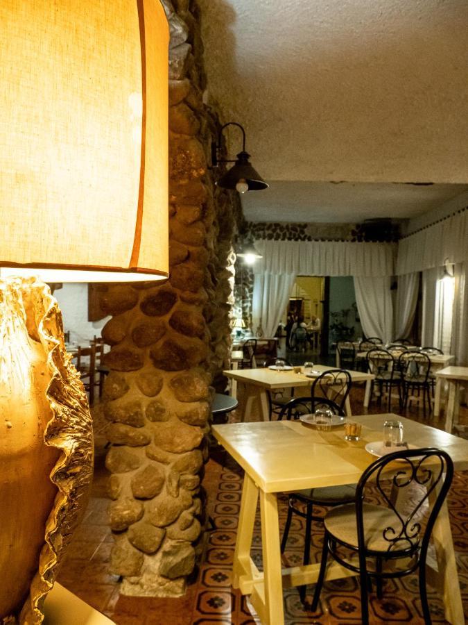 Albergo Ristorante Locanda Rosella Giba Eksteriør bilde