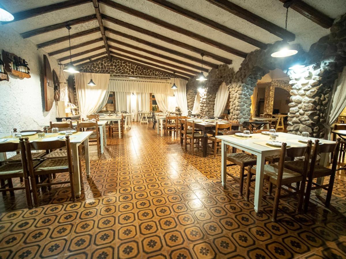 Albergo Ristorante Locanda Rosella Giba Eksteriør bilde