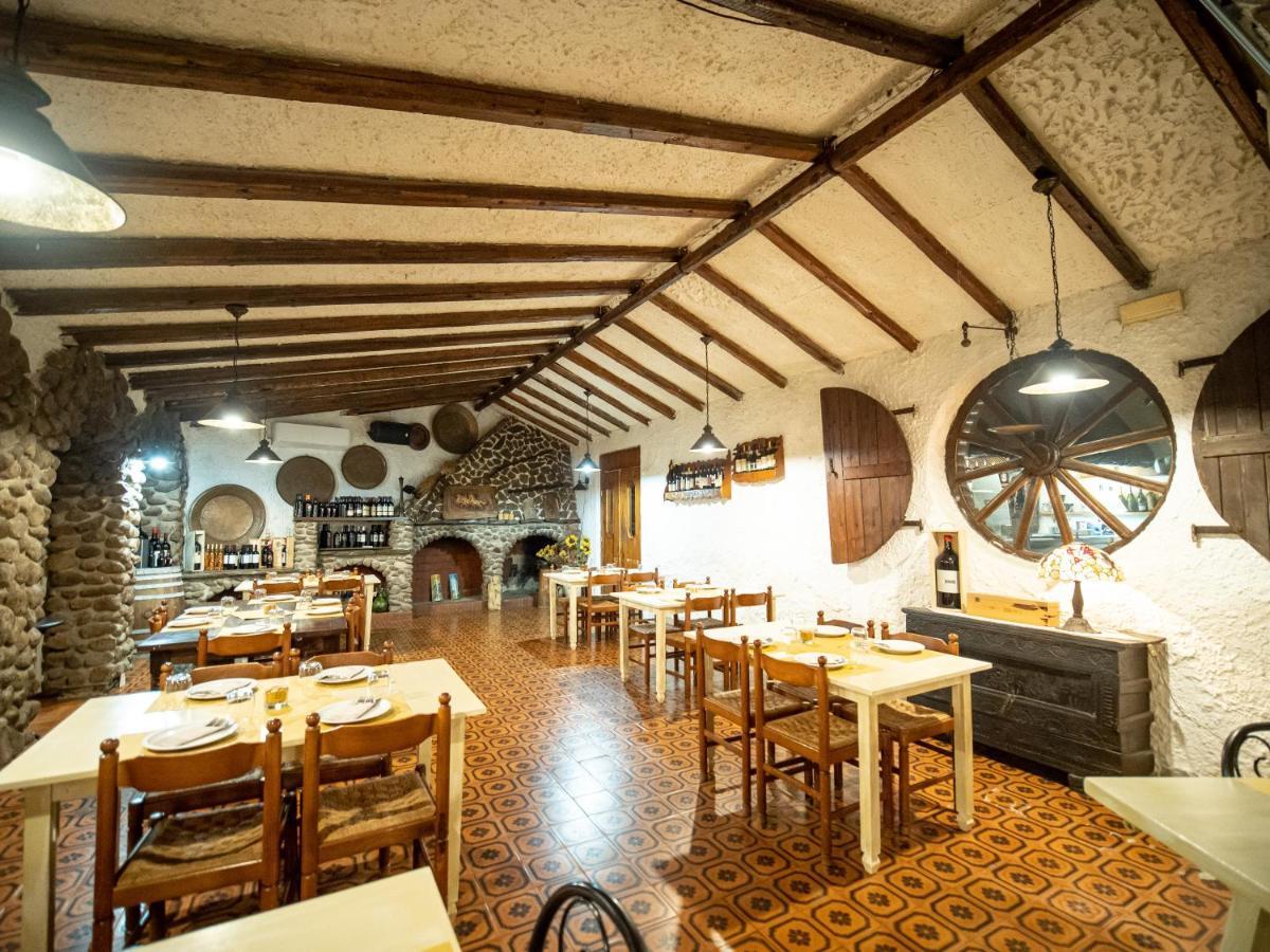 Albergo Ristorante Locanda Rosella Giba Eksteriør bilde